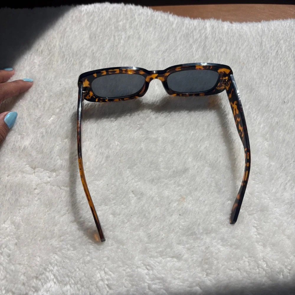 Tortoise Shell Rectangular Sunglasses Retro 90s Y2K Brown Animal Print Shades